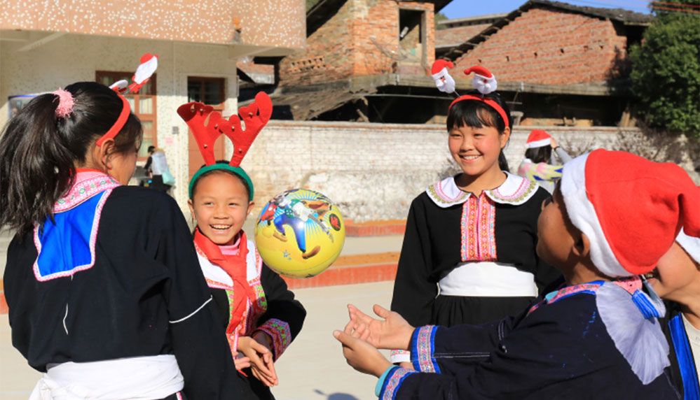 Spend Christmas Day with Left-Behind Children